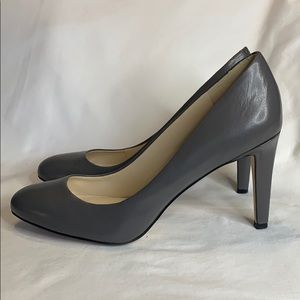 Nine West Grey Pumps
